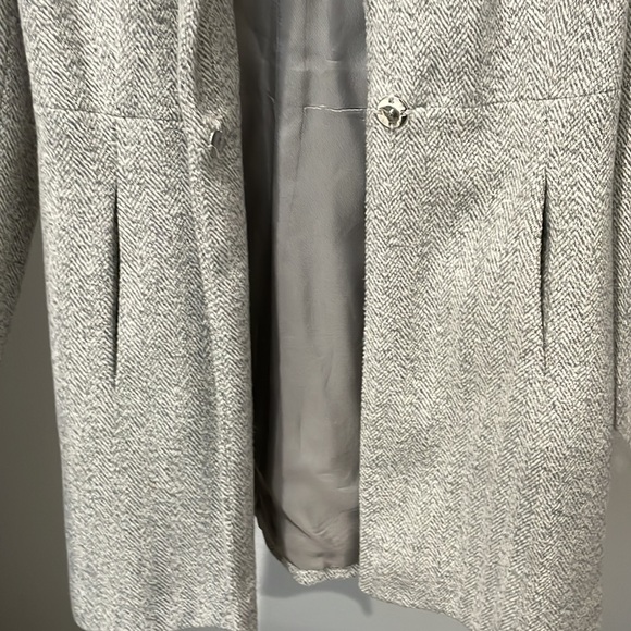 Zara Coat - Picture 4 of 4